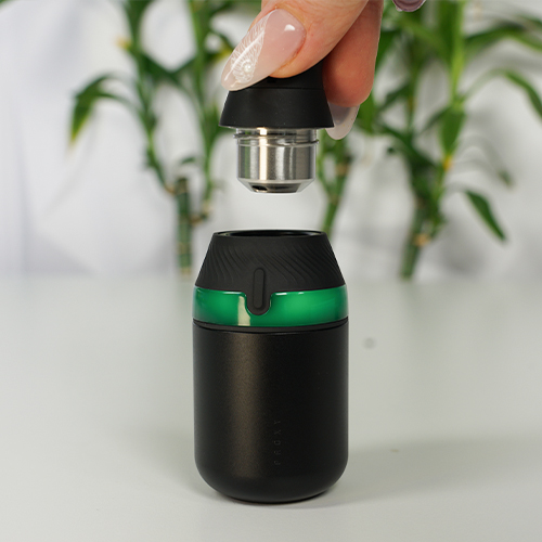 Puffco Proxy Core Kit: cómo acoplar la tapa de la boquilla a la base del dispositivo
