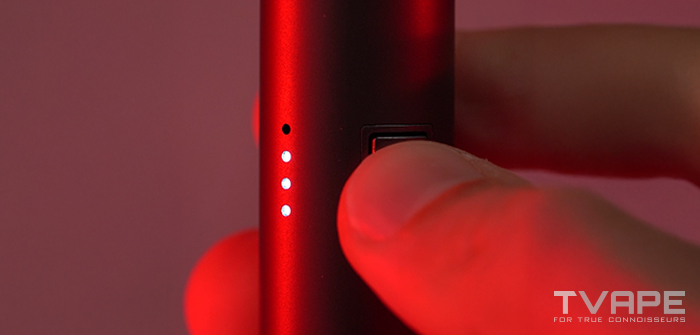 Foto en primer plano de los indicadores LED que muestran los ajustes de voltaje en un dab pen Gammatron.
