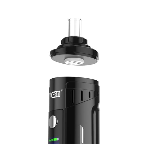 Vaporizador Yocan Hit 2: primer plano de la boquilla magnética que se está retirando de la base del vaporizador.