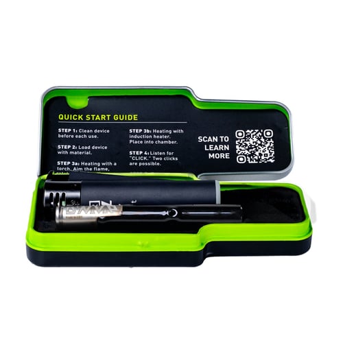 Kit vaporizador DynaVap G3 en estuche abierto, con componentes de acero inoxidable para vaporizar hierbas secas de forma portátil con un sabor suave, ideal para los amantes del cannabis.