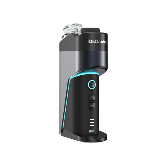 Vista frontal del e-rig eléctrico Dr. Dabber Switch Go, mostrando su interfaz de tres botones, indicadores LED, el logo de Dr. Dabber y el puerto de carga USB-C.