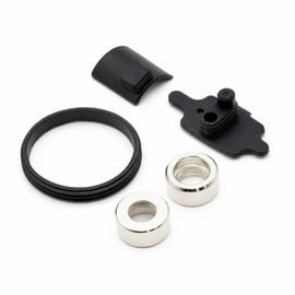 Contenido del kit de repuesto DaVinci ARTIQ: dos collares magnéticos roscados plateados y tres sellos negros