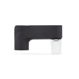 Vista lateral del adaptador de vidrio Puffco Pivot con un diseño negro elegante y una conexión de vidrio transparente en la parte inferior.