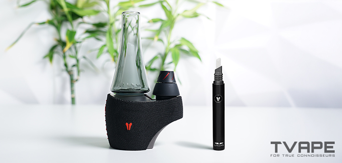 Utillian 8 Turbo junto al accesorio compatible – Utillian Hot Wax Axe.